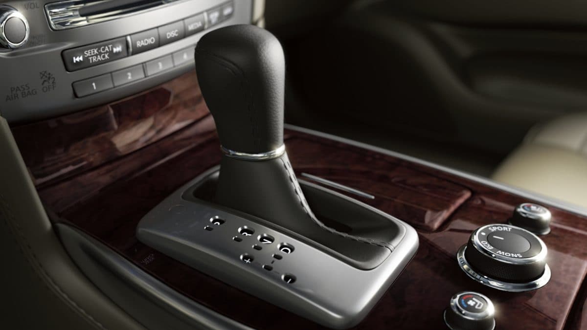2019 INFINITI Q70 Interior | Leather-Wrapped Shifter